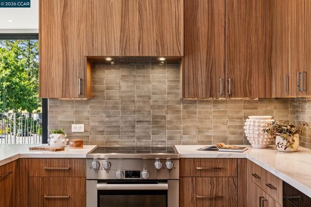 375 W El Pintado Rd 106, Danville, CA 94526