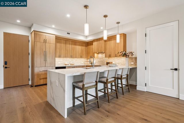 375 W El Pintado Rd 106, Danville, CA 94526