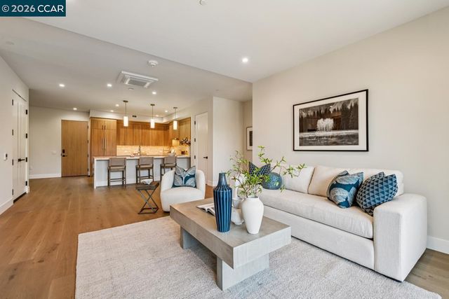375 W El Pintado Rd 106, Danville, CA 94526