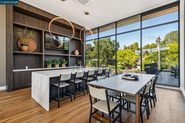375 W El Pintado Rd 106, Danville, CA 94526