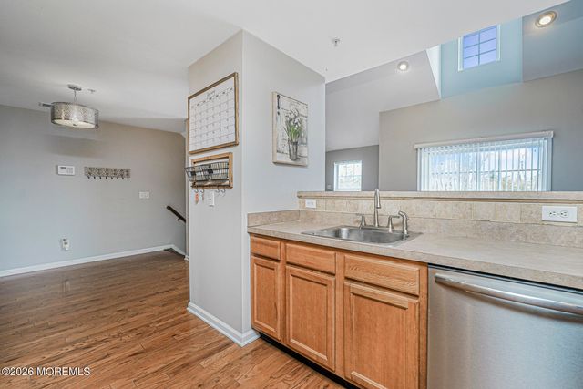 12 Oxford Court, Englishtown, NJ 07726