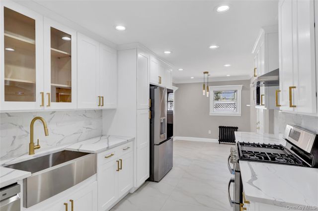 154 California Avenue, Freeport, NY 11520