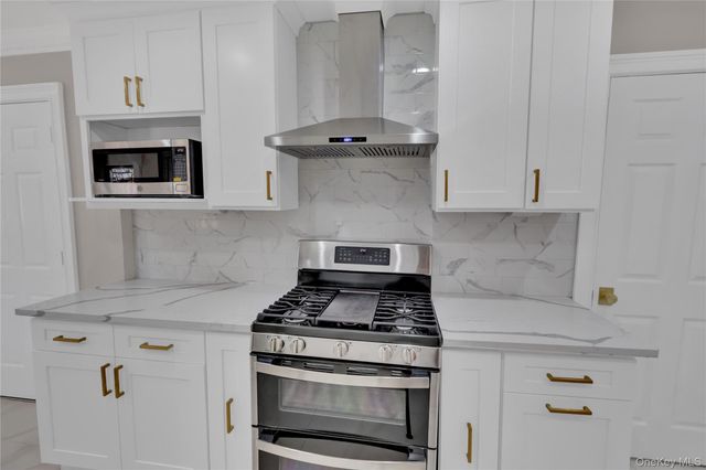 154 California Avenue, Freeport, NY 11520