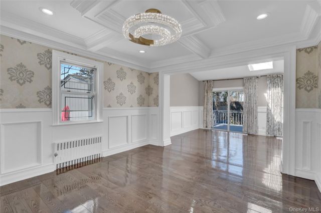 154 California Avenue, Freeport, NY 11520