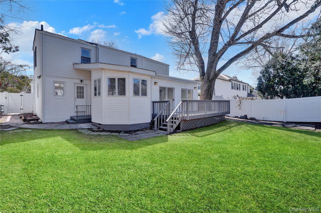 154 California Avenue, Freeport, NY 11520