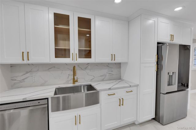 154 California Avenue, Freeport, NY 11520