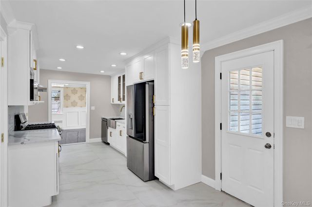 154 California Avenue, Freeport, NY 11520