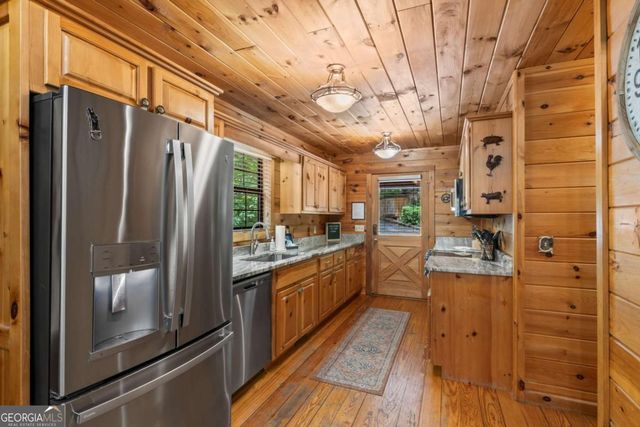 294 Oakwood Trail, Mineral Bluff, GA 30559