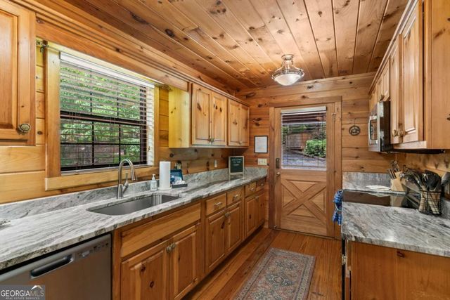 294 Oakwood Trail, Mineral Bluff, GA 30559
