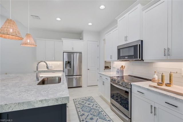 7222 Saona CT, Naples, FL 34113