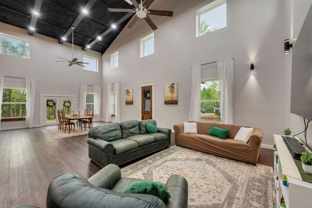 3915 County Road 447, Anderson, TX 77830