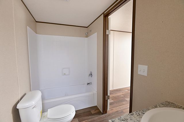 155 Doucet Dr, Golden Meadow, LA 70357