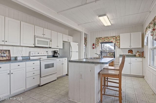 202 Glenn Street, Atlantic Beach, NC 28512