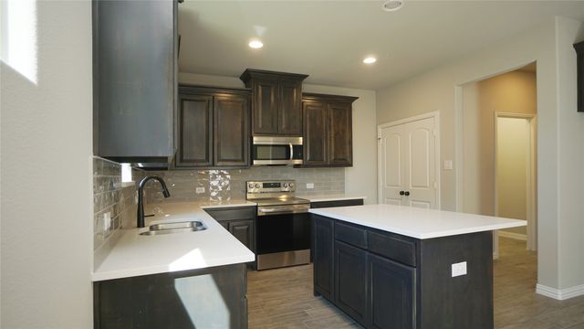 712 Prairie Creek Drive, Princeton, TX 75407