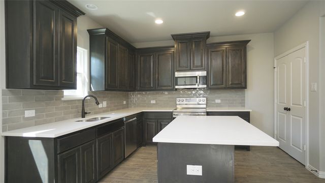 712 Prairie Creek Drive, Princeton, TX 75407