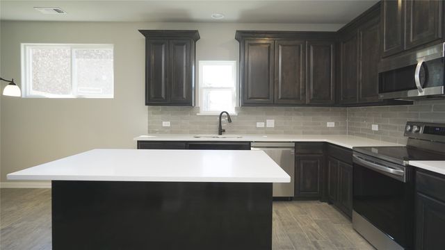 712 Prairie Creek Drive, Princeton, TX 75407