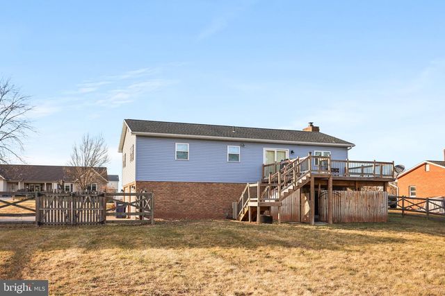 124 WHEATLAND DR, Gettysburg, PA 17325