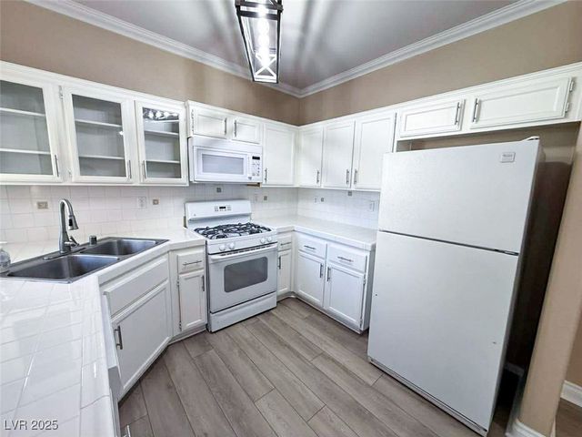 1300 South Arlington Street 202, Las Vegas, NV 89104