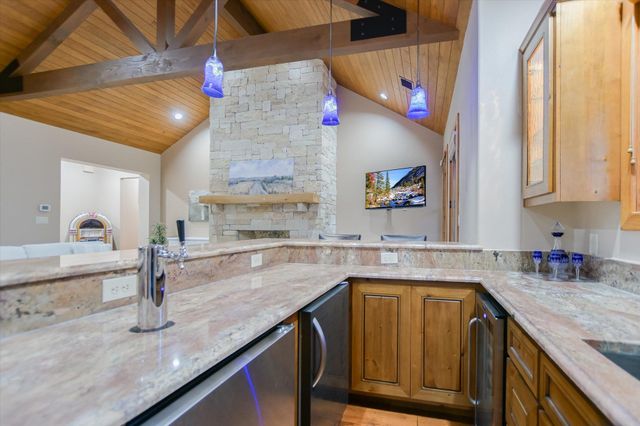 409 Venture BLVD S, Point Venture, TX 78645