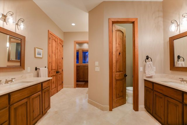 409 Venture BLVD S, Point Venture, TX 78645
