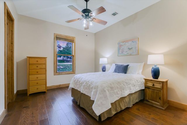 409 Venture BLVD S, Point Venture, TX 78645