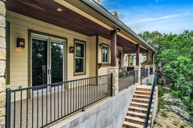 409 Venture BLVD S, Point Venture, TX 78645
