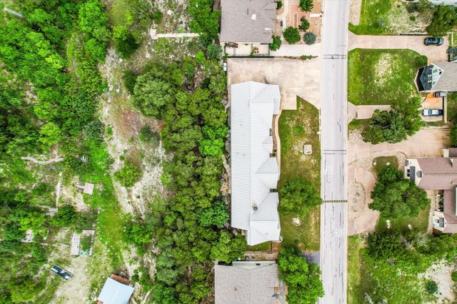 409 Venture BLVD S, Point Venture, TX 78645