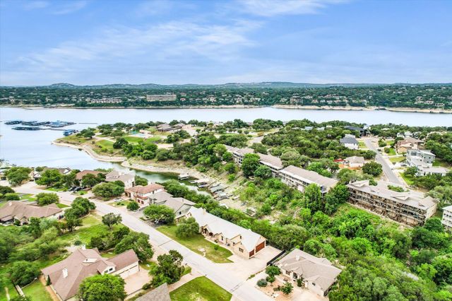 409 Venture BLVD S, Point Venture, TX 78645