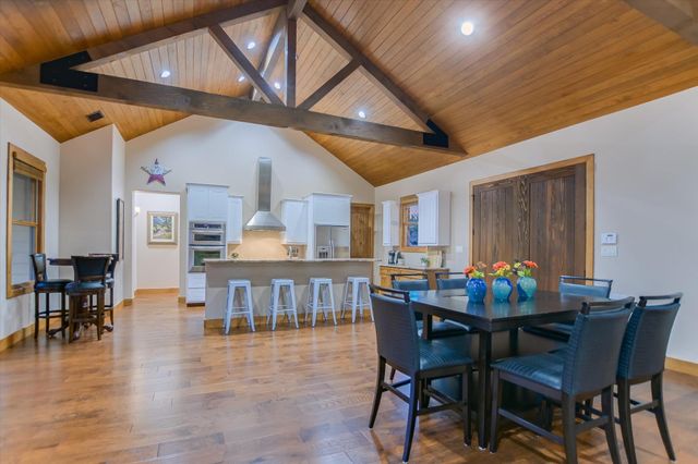 409 Venture BLVD S, Point Venture, TX 78645