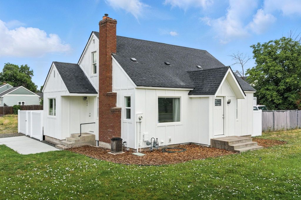 804 N PIERCE Rd, Spokane Valley, WA 99037