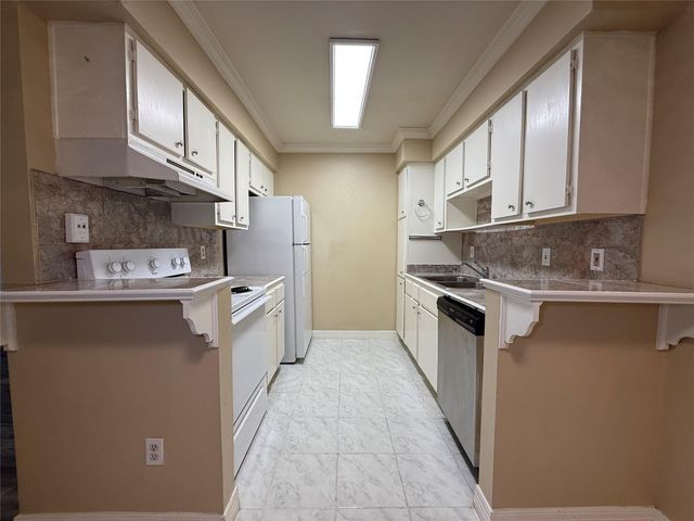 2250 Bering Drive 39, Houston, TX 77057