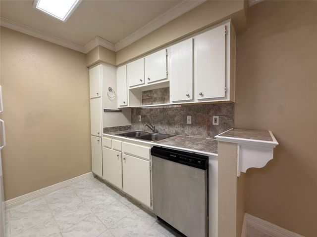 2250 Bering Drive 39, Houston, TX 77057