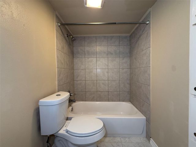 2250 Bering Drive 39, Houston, TX 77057