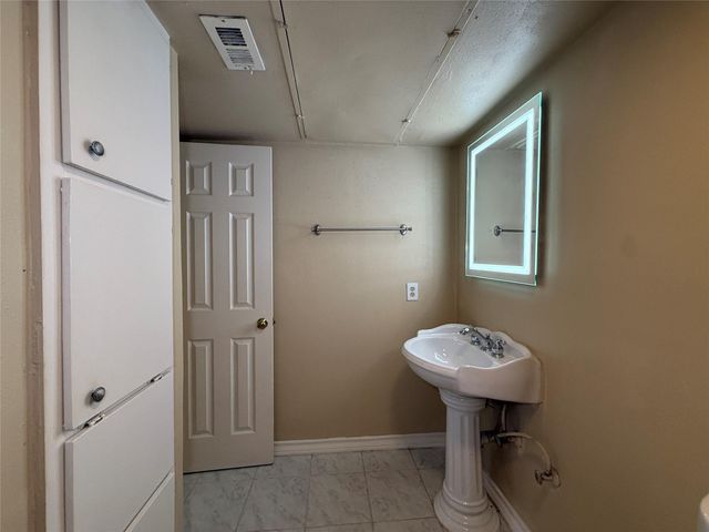 2250 Bering Drive 39, Houston, TX 77057