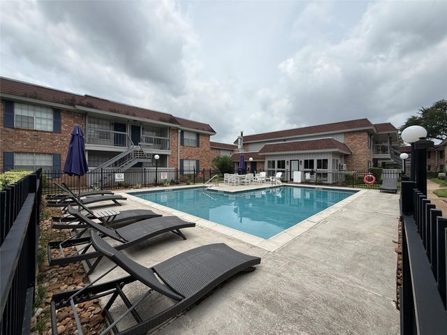 2250 Bering Drive 39, Houston, TX 77057