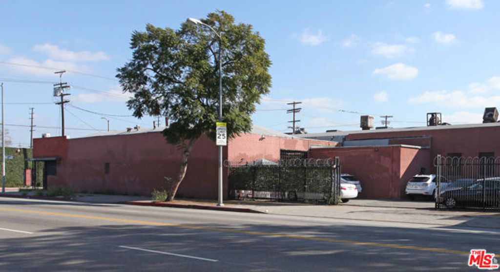 3130 S Broadway, Los Angeles, CA 90007