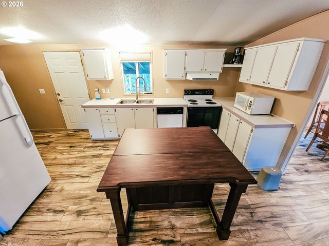 295 EASY STREET Rd, Silver Lake, WA 98645