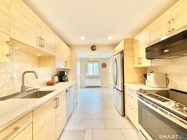 143 Hoyt Street 1N, Stamford, CT 06905