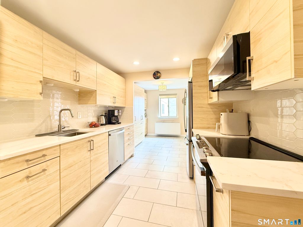 143 Hoyt Street 1N, Stamford, CT 06905