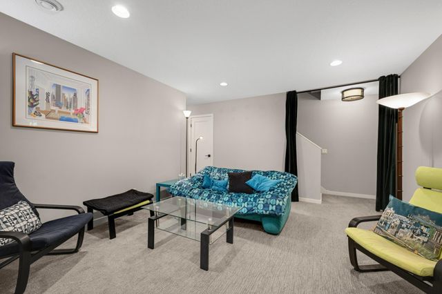 4878 161st Street W, Lakeville, MN 55044