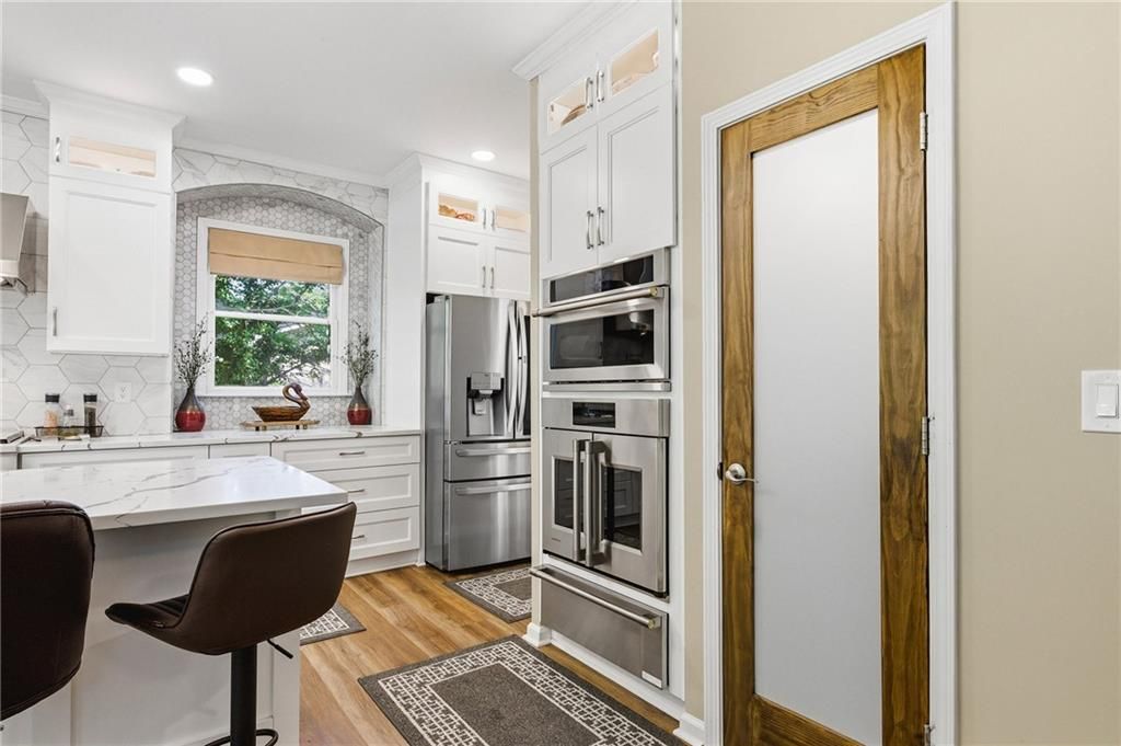 Image 19 of property listing at 2436 Fontainebleau Drive, Dunwoody, GA 30360