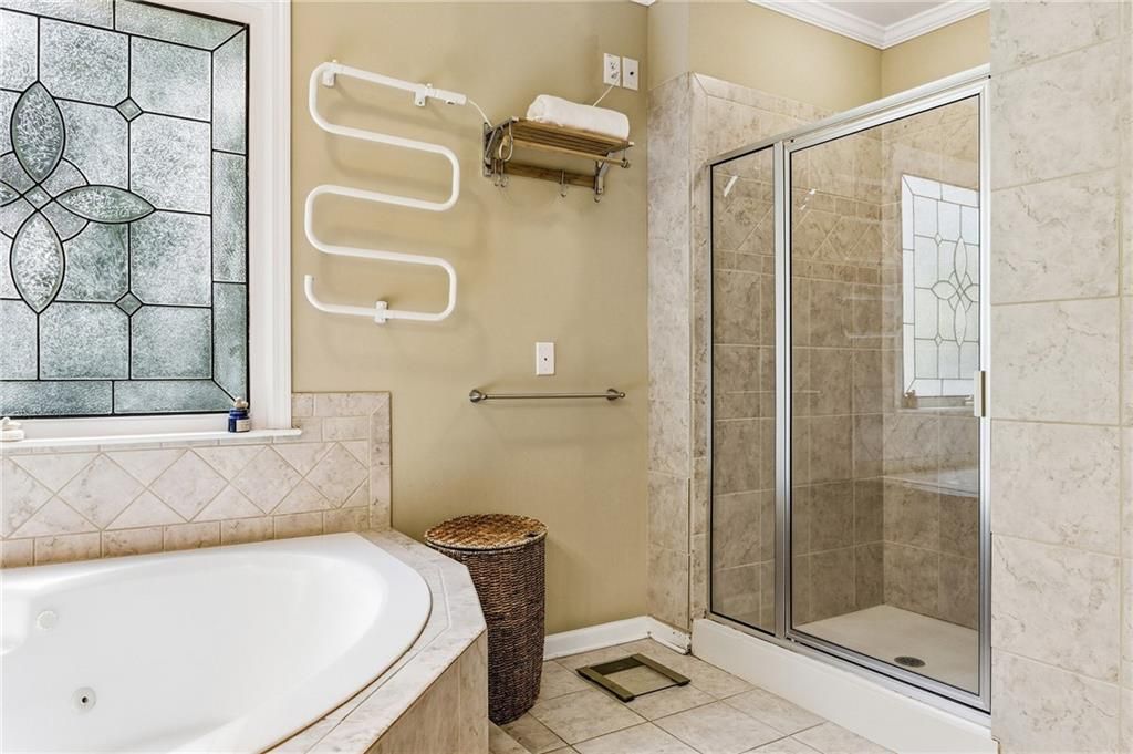 Image 28 of property listing at 2436 Fontainebleau Drive, Dunwoody, GA 30360