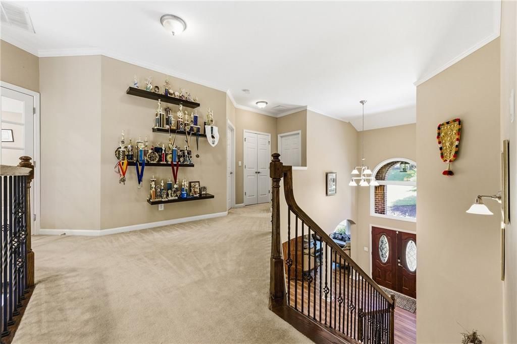 Image 29 of property listing at 2436 Fontainebleau Drive, Dunwoody, GA 30360