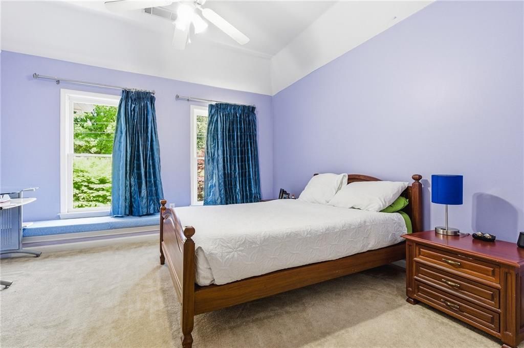 Image 31 of property listing at 2436 Fontainebleau Drive, Dunwoody, GA 30360