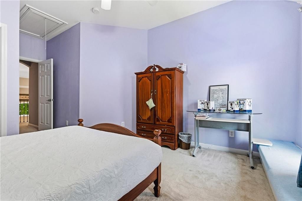 Image 32 of property listing at 2436 Fontainebleau Drive, Dunwoody, GA 30360