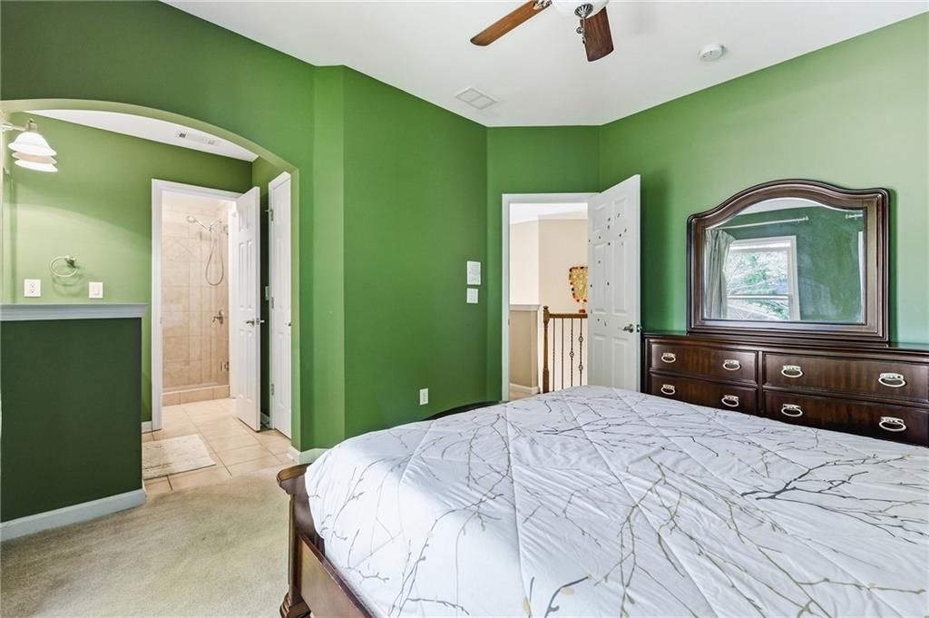 Image 37 of property listing at 2436 Fontainebleau Drive, Dunwoody, GA 30360