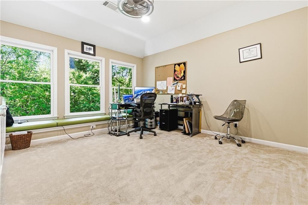 Image 39 of property listing at 2436 Fontainebleau Drive, Dunwoody, GA 30360