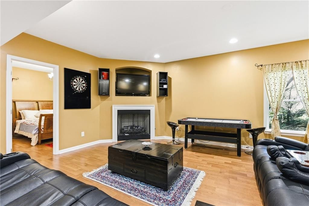 Image 45 of property listing at 2436 Fontainebleau Drive, Dunwoody, GA 30360