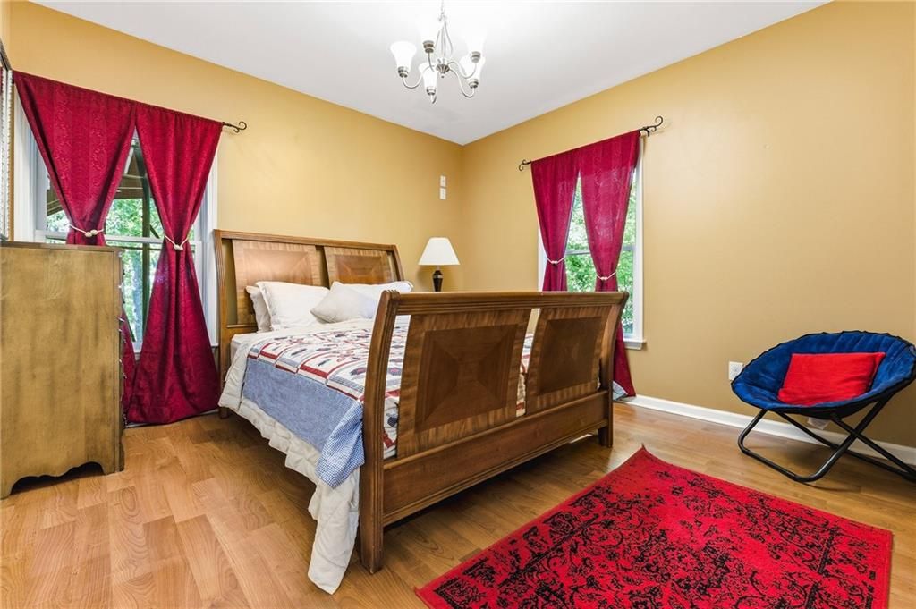 Image 51 of property listing at 2436 Fontainebleau Drive, Dunwoody, GA 30360