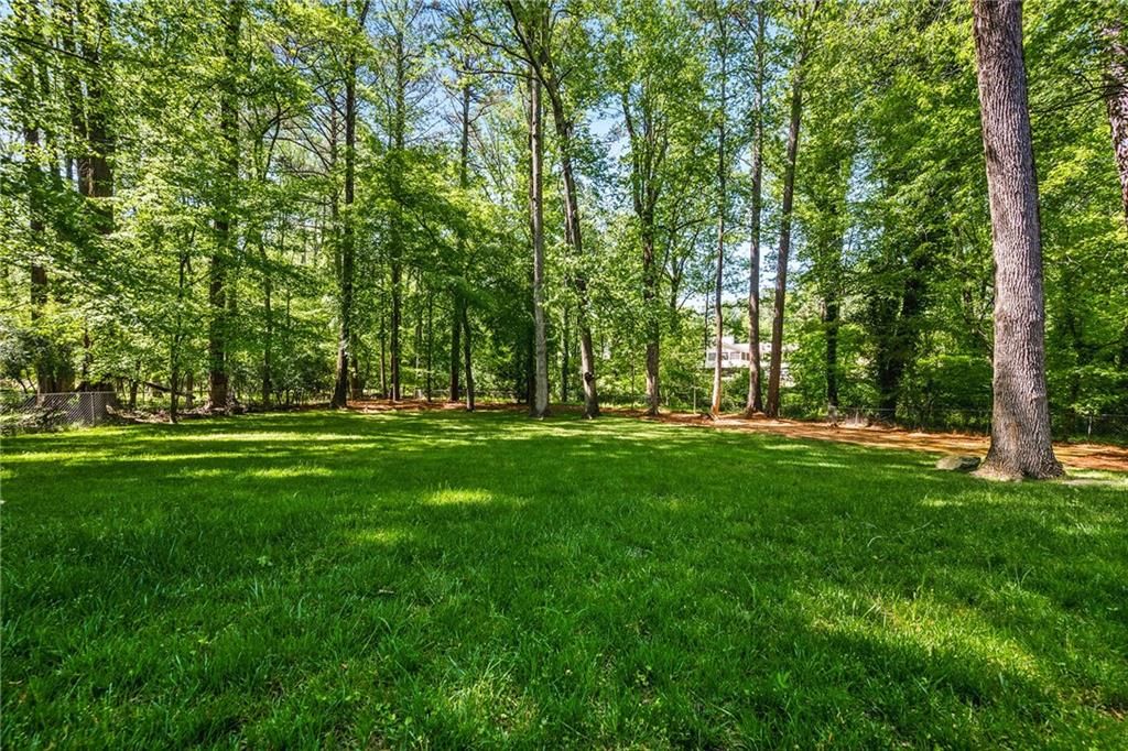 Image 60 of property listing at 2436 Fontainebleau Drive, Dunwoody, GA 30360